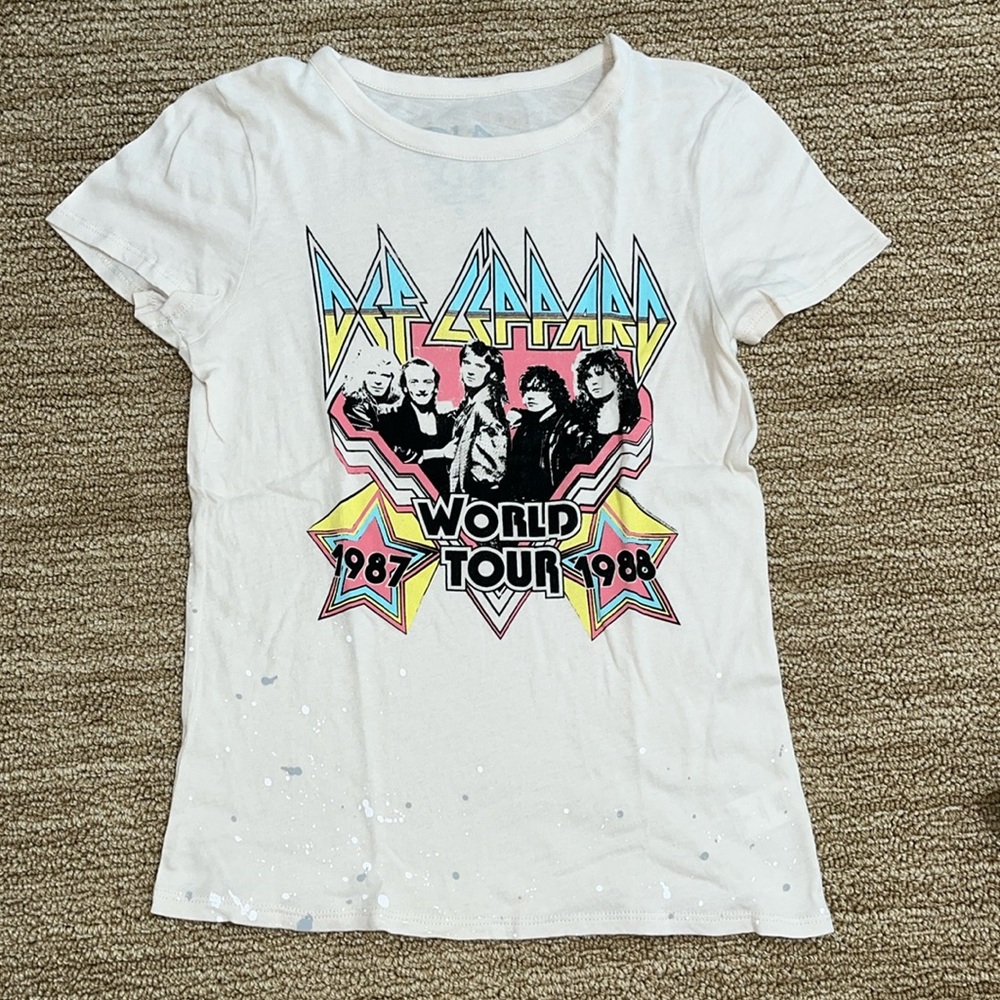 Brand New without tags Size Small Chaser Def Leppard splatter paint shirt